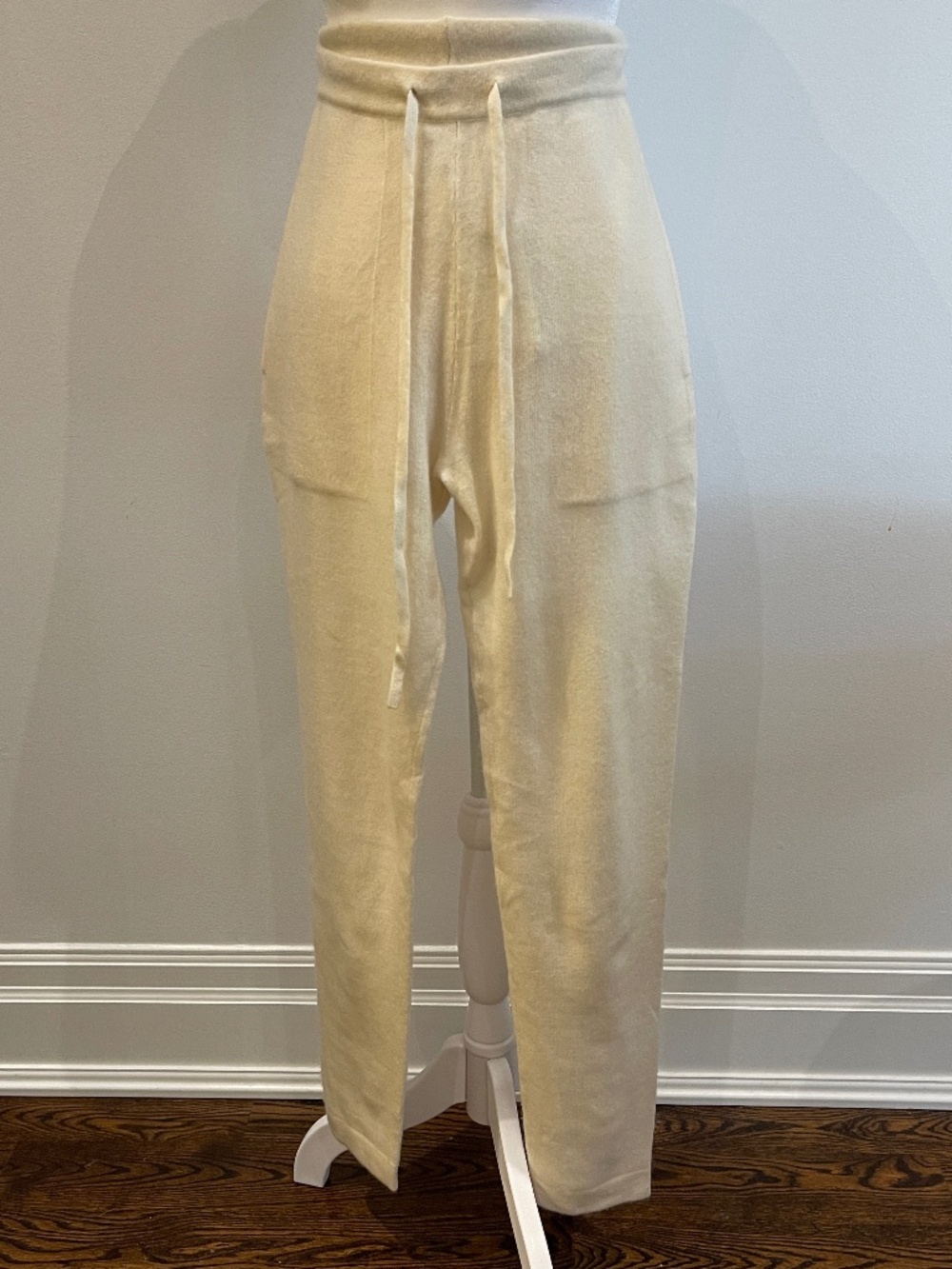 BNWT 100% Cashmere Joggers